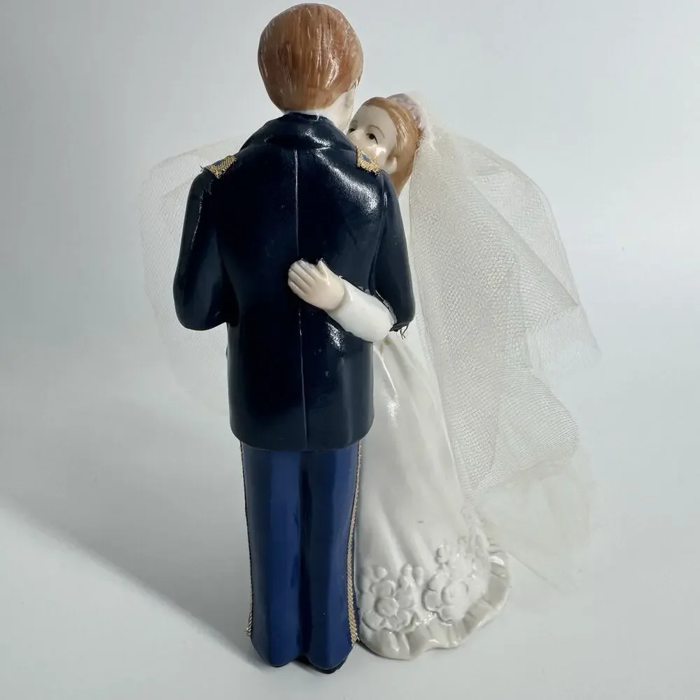 Lefton China Vtg 1986 Hand Painted Bride and Groom Figure/Cake Topper Veil